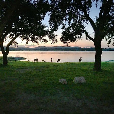 Medina Lake Camping Resort Cabin 3 Lakehills Exterior foto